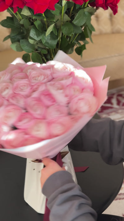 زهرة الرانونكولوس الوردية